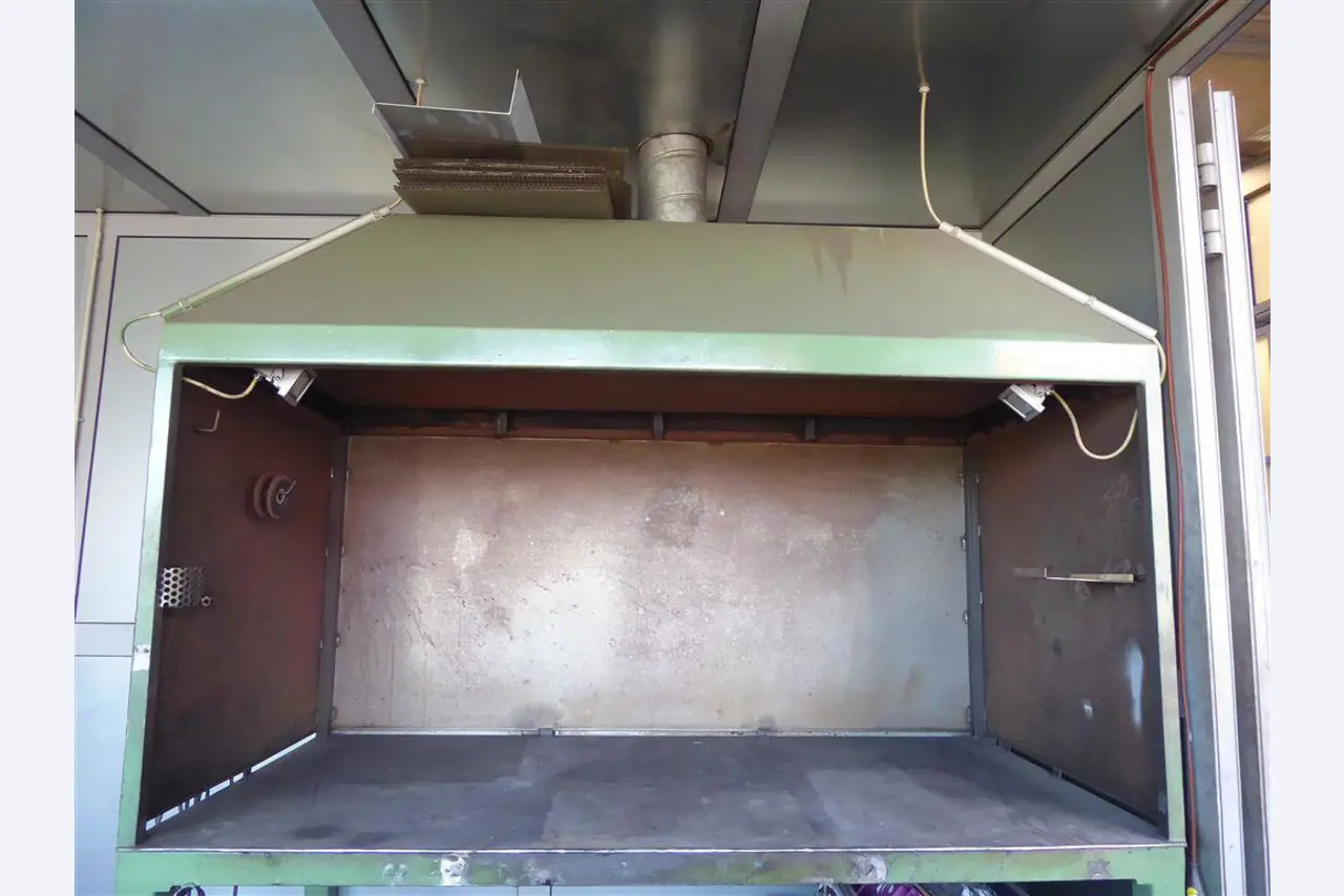 factory and office equipment from the steel and metal construction sector, welding technology<br>-3