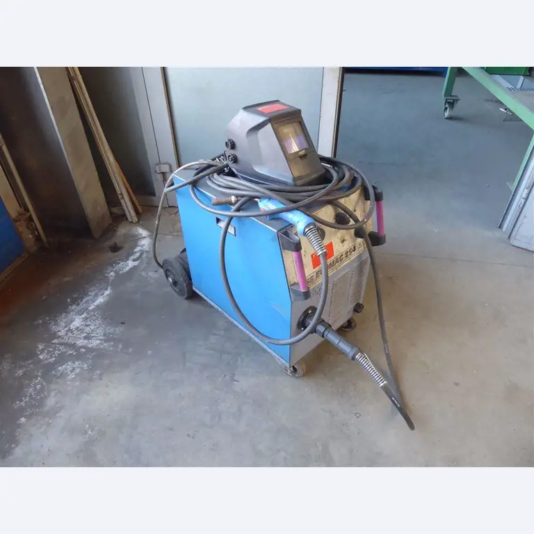 Equipement d'entreprise et de commerce dans le domaine de la construction métallique et de la soudure<br>.-2