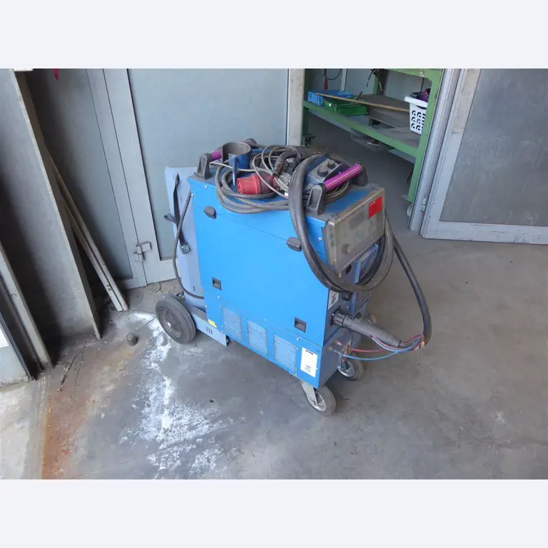 Equipement d'entreprise et de commerce dans le domaine de la construction métallique et de la soudure<br>.-2