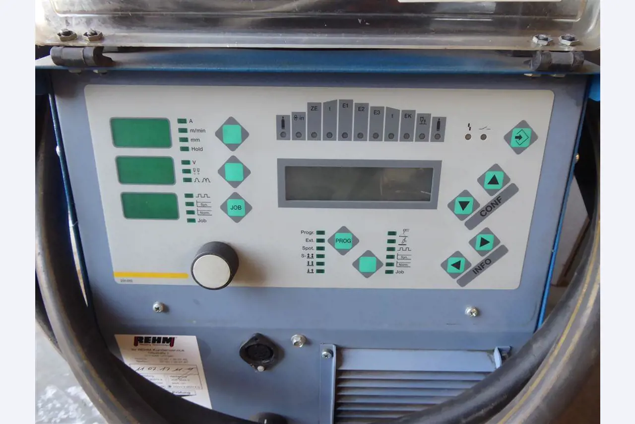 Equipement d'entreprise et de commerce dans le domaine de la construction métallique et de la soudure<br>.-6