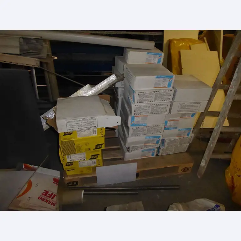 Equipement d'entreprise et de commerce dans le domaine de la construction métallique et de la soudure<br>.-10