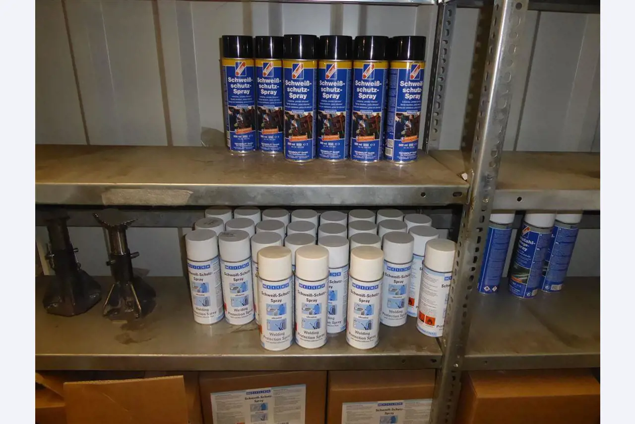 Equipement d'entreprise et de commerce dans le domaine de la construction métallique et de la soudure<br>.-1