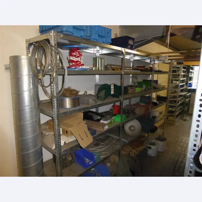 Equipement d'entreprise et de commerce dans le domaine de la construction métallique et de la soudure<br>.-6