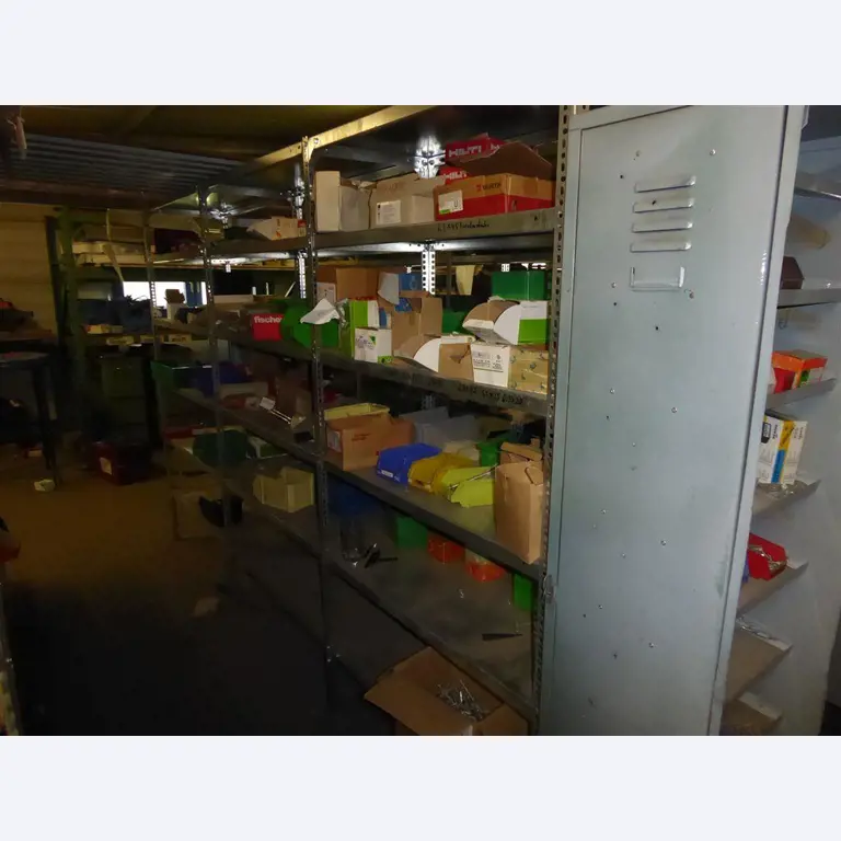 Equipement d'entreprise et de commerce dans le domaine de la construction métallique et de la soudure<br>.-7