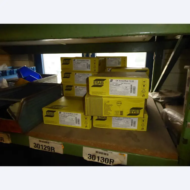 Equipement d'entreprise et de commerce dans le domaine de la construction métallique et de la soudure<br>.-8