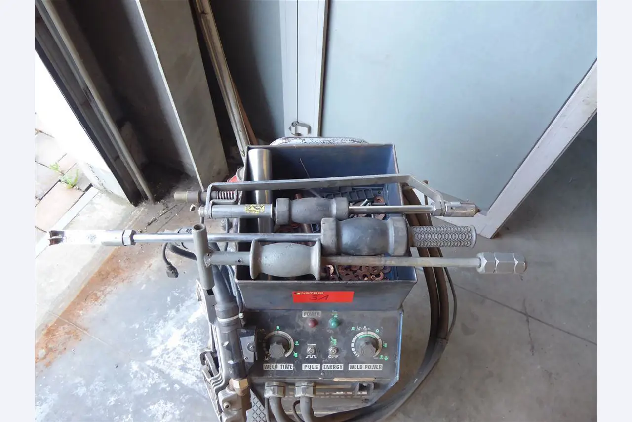 Betriebs- und Geschäftsausstattung aus dem Bereich Stahl- und Metallbau, Schweißtechnik<br>-4
