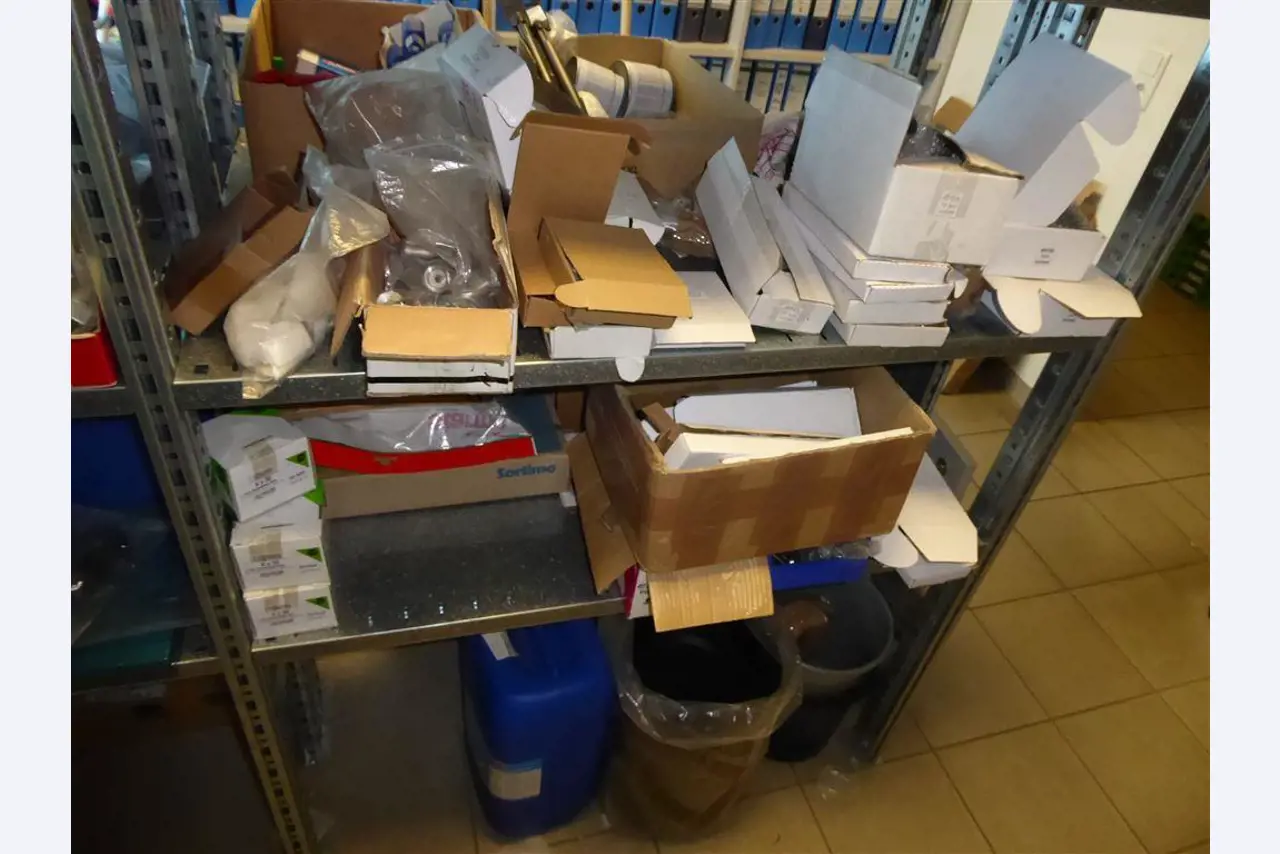 Equipamento operacional e comercial no domínio da construção em aço e metal, tecnologia de soldadura<br>-10