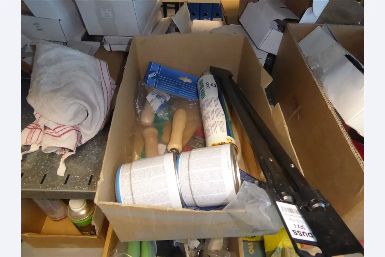 Equipamento operacional e comercial no domínio da construção em aço e metal, tecnologia de soldadura<br>-16