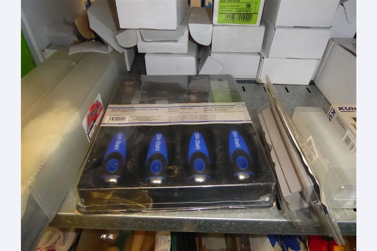 Equipamento operacional e comercial no domínio da construção em aço e metal, tecnologia de soldadura<br>-3