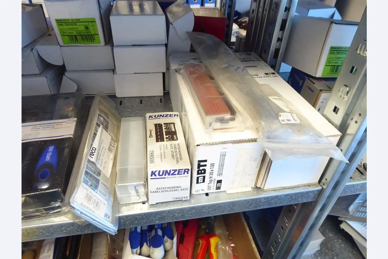 Equipamento operacional e comercial no domínio da construção em aço e metal, tecnologia de soldadura<br>-4