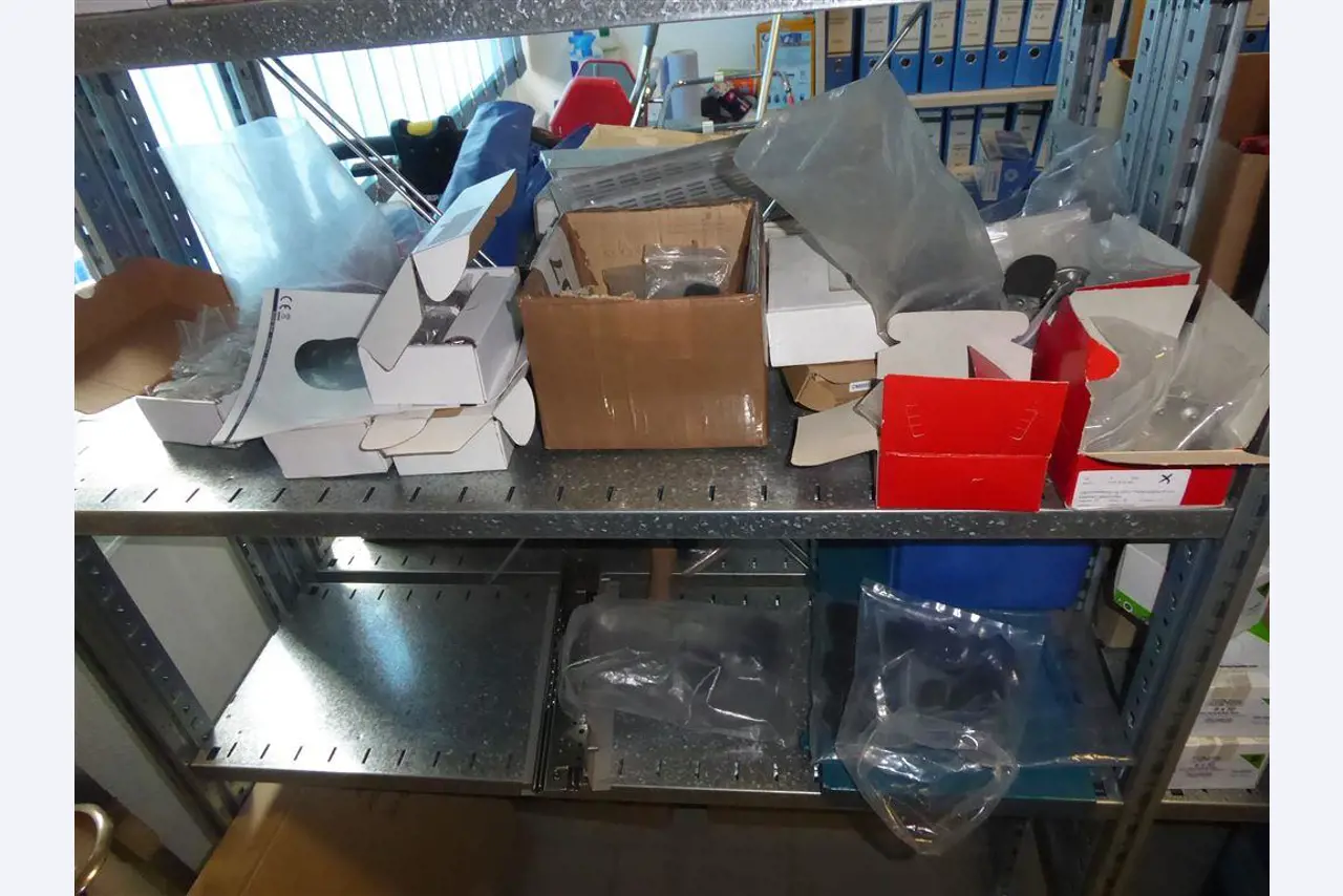 Equipamento operacional e comercial no domínio da construção em aço e metal, tecnologia de soldadura<br>-9