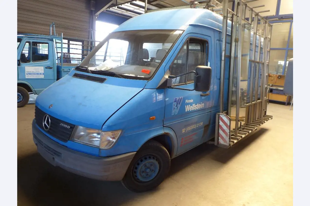 Equipamento operacional e comercial no domínio da construção em aço e metal, tecnologia de soldadura<br>-1