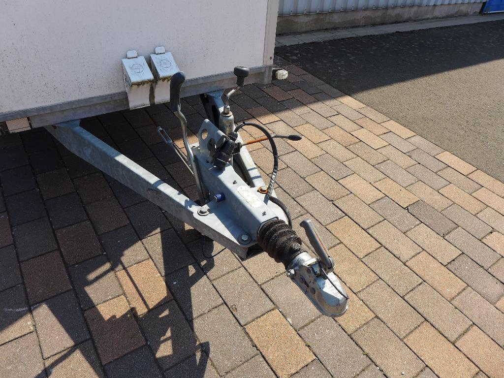 factory and office equipment from the steel and metal construction sector, welding technology<br>-8