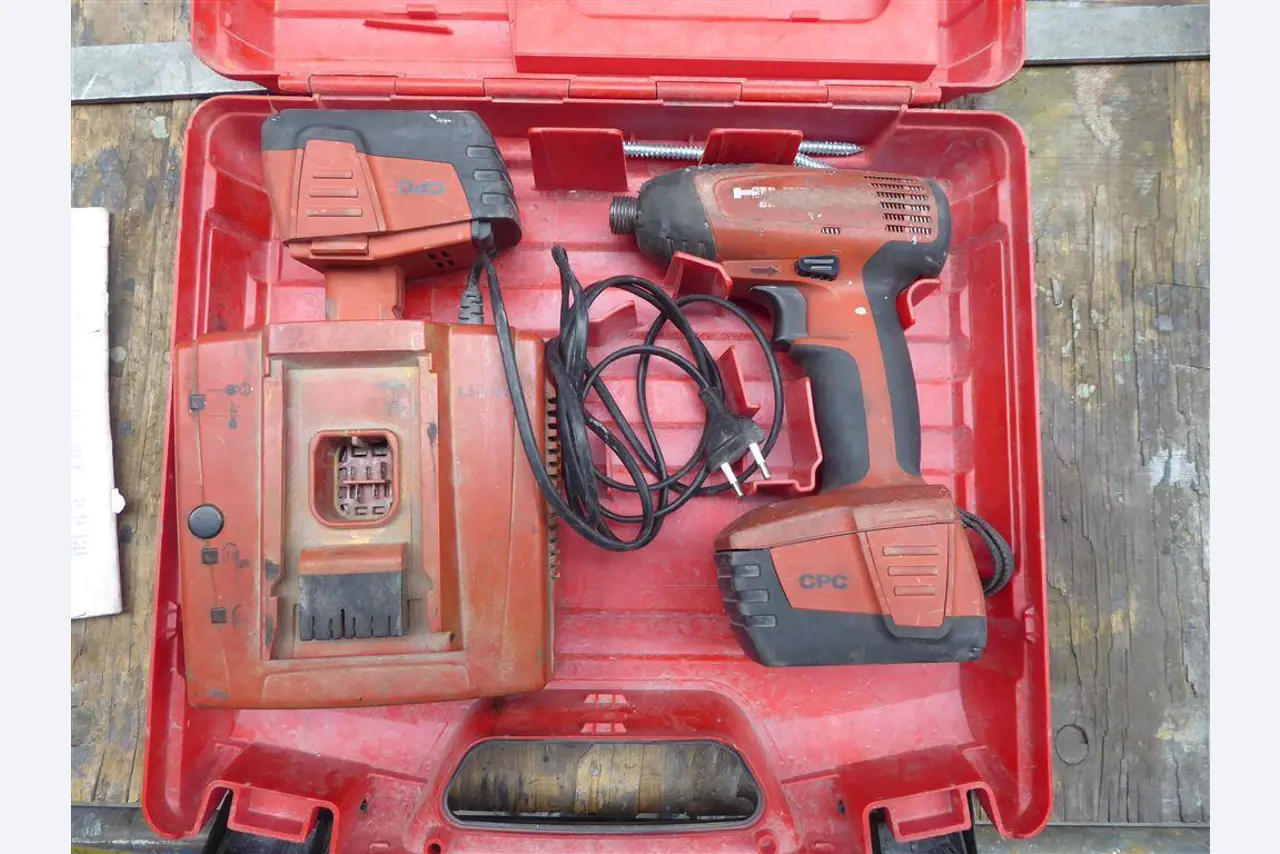 Equipement d'entreprise et de commerce dans le domaine de la construction métallique et de la soudure<br>.-1