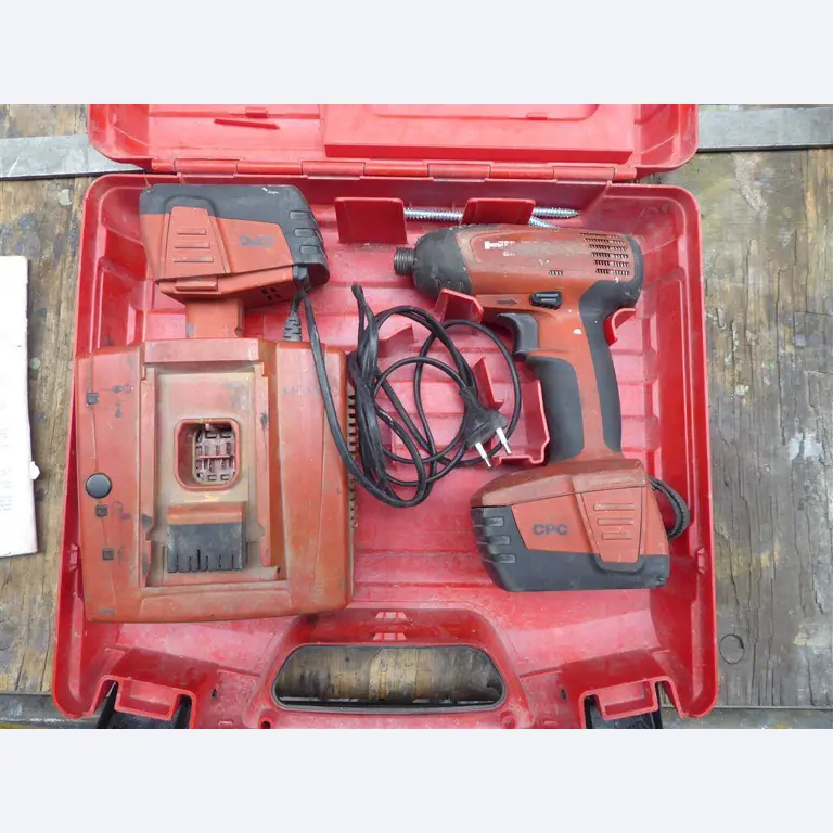 Equipement d'entreprise et de commerce dans le domaine de la construction métallique et de la soudure<br>.-1