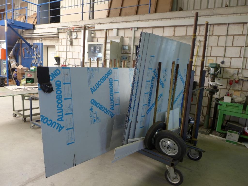 Equipamento operacional e comercial no domínio da construção em aço e metal, tecnologia de soldadura<br>-16