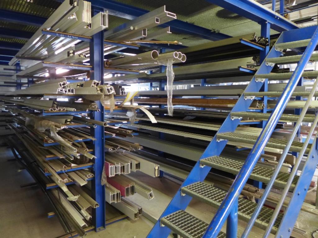 Equipamento operacional e comercial no domínio da construção em aço e metal, tecnologia de soldadura<br>-24