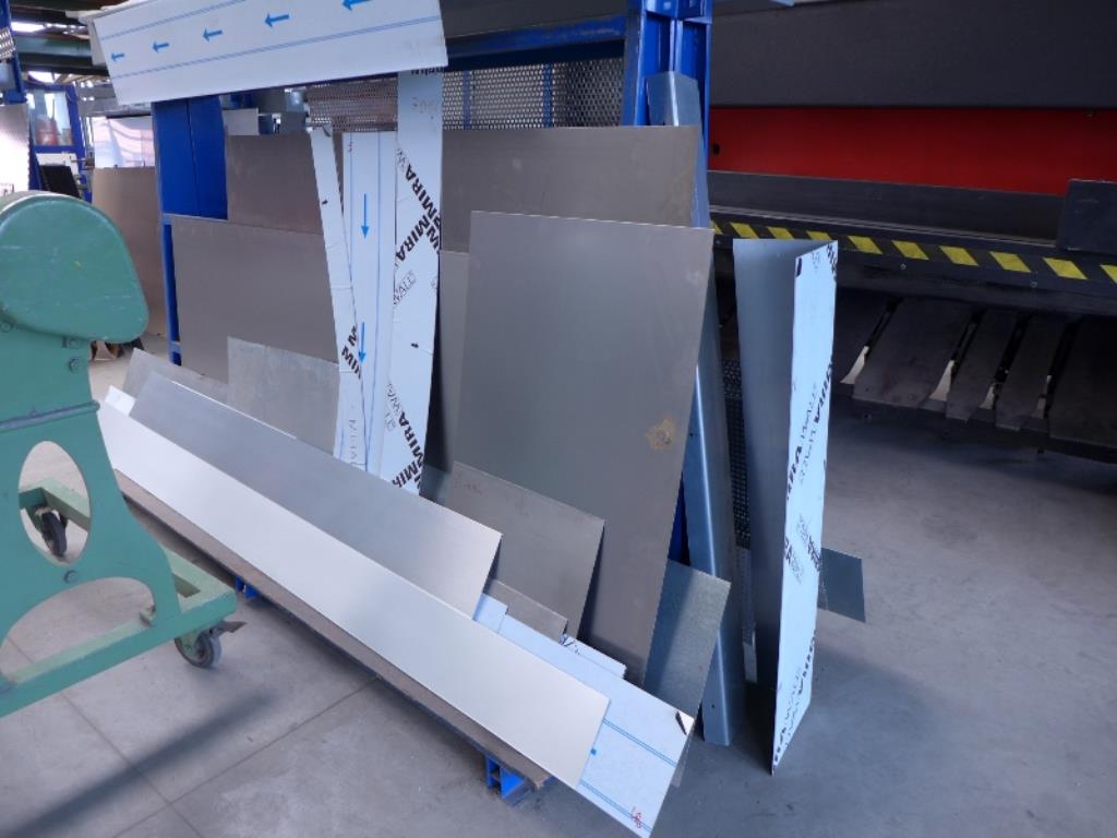 Equipamento operacional e comercial no domínio da construção em aço e metal, tecnologia de soldadura<br>-28