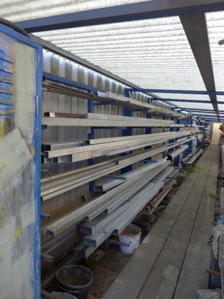 Equipamento operacional e comercial no domínio da construção em aço e metal, tecnologia de soldadura<br>-31