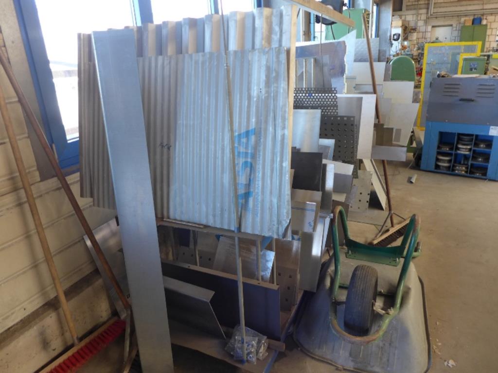 Equipamento operacional e comercial no domínio da construção em aço e metal, tecnologia de soldadura<br>-8