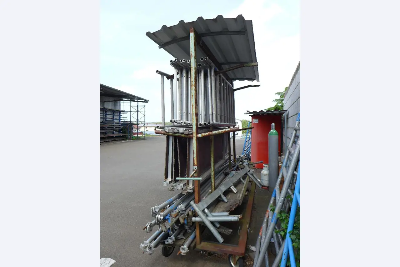 Equipamento operacional e comercial no domínio da construção em aço e metal, tecnologia de soldadura<br>-2