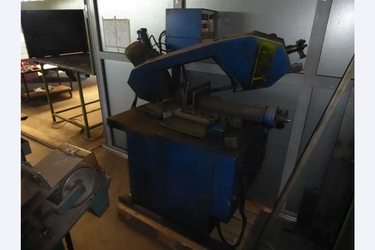 Equipement d'entreprise et de commerce dans le domaine de la construction métallique et de la soudure<br>.-2