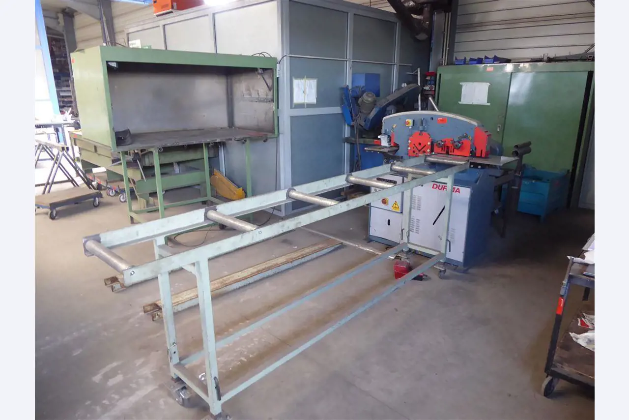 Equipamento operacional e comercial no domínio da construção em aço e metal, tecnologia de soldadura<br>-1