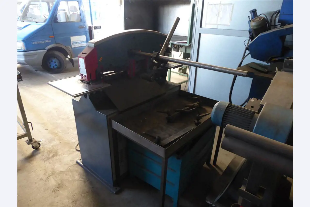 Equipamento operacional e comercial no domínio da construção em aço e metal, tecnologia de soldadura<br>-3