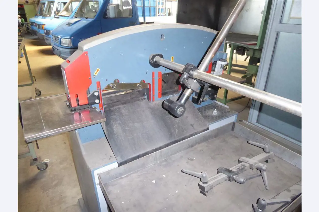 Equipamento operacional e comercial no domínio da construção em aço e metal, tecnologia de soldadura<br>-4