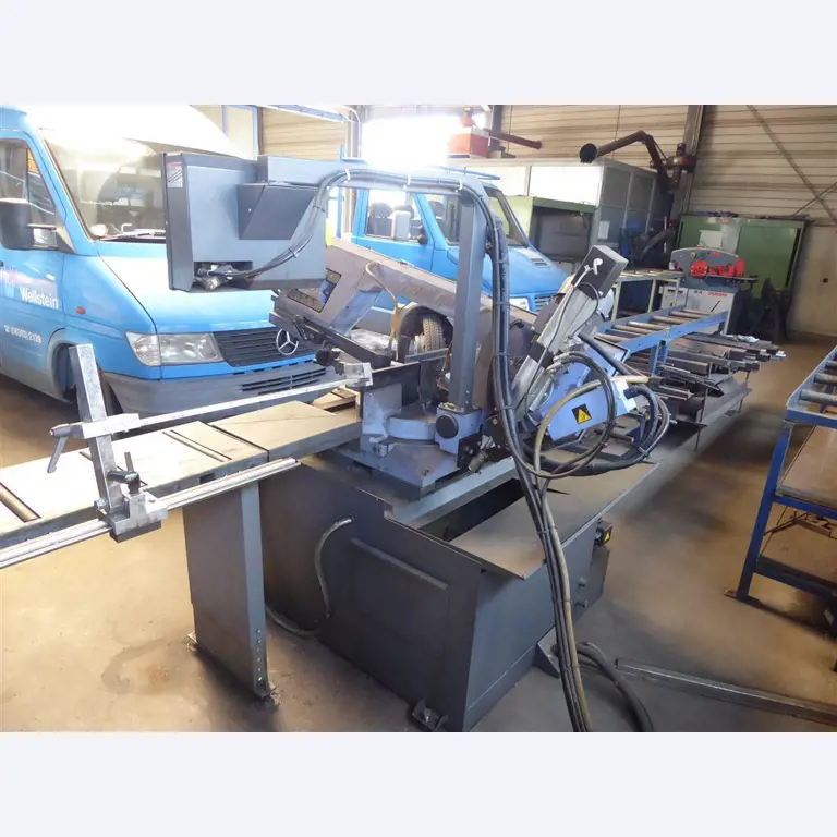 Equipement d'entreprise et de commerce dans le domaine de la construction métallique et de la soudure<br>.-8