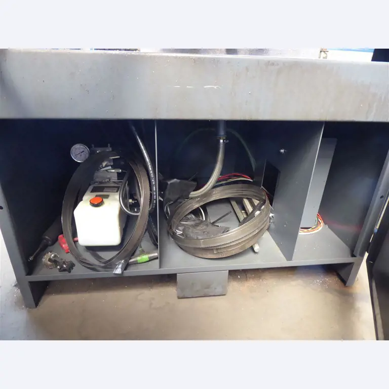 Equipement d'entreprise et de commerce dans le domaine de la construction métallique et de la soudure<br>.-9