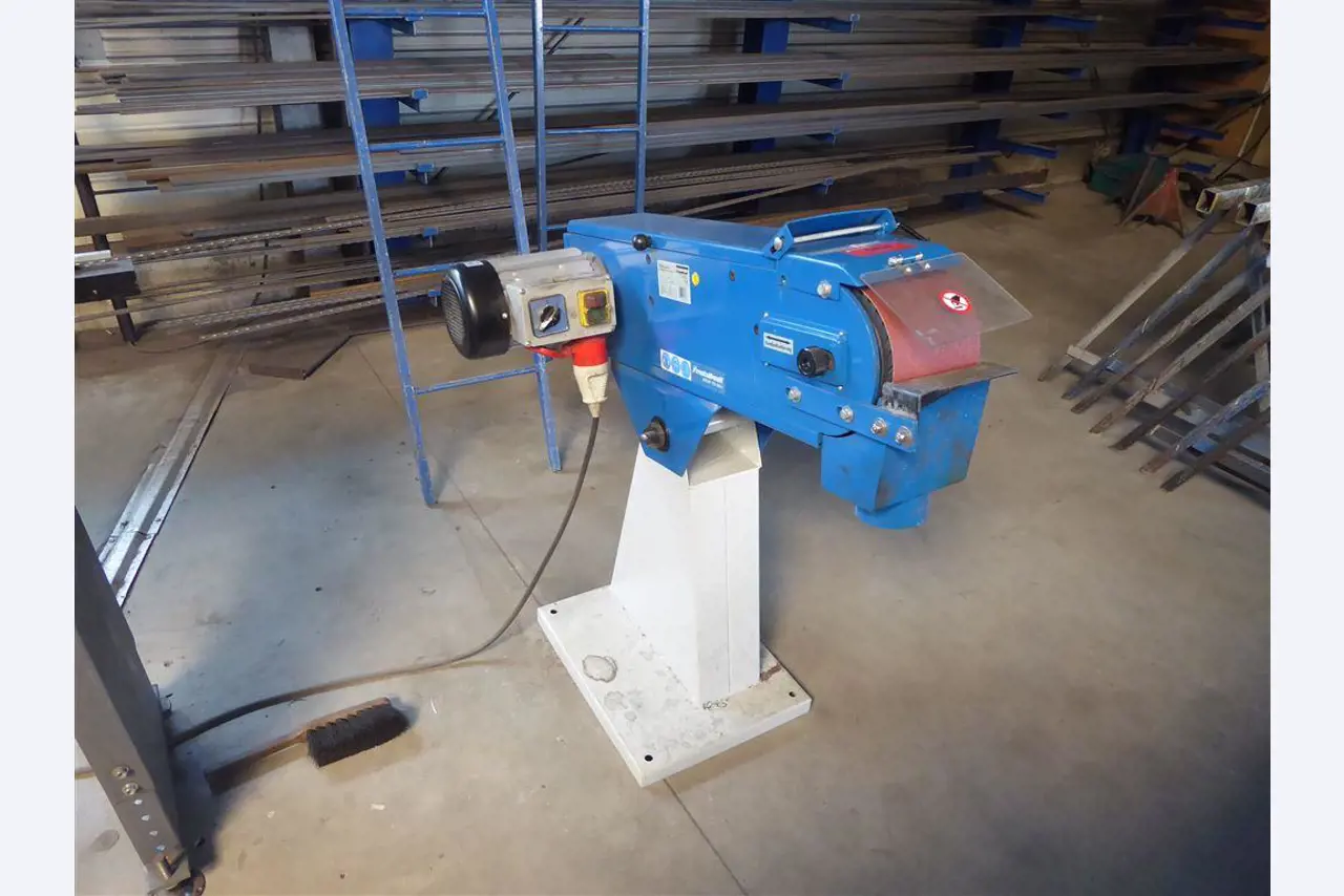 Betriebs- und Geschäftsausstattung aus dem Bereich Stahl- und Metallbau, Schweißtechnik<br>-1