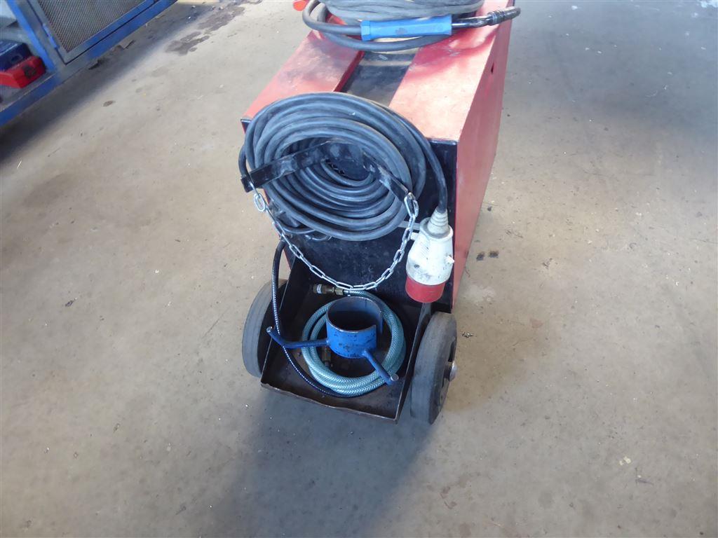 factory and office equipment from the steel and metal construction sector, welding technology<br>-3