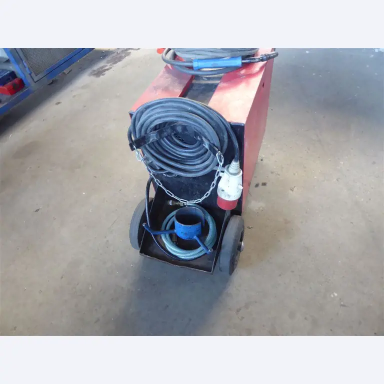 factory and office equipment from the steel and metal construction sector, welding technology<br>-3