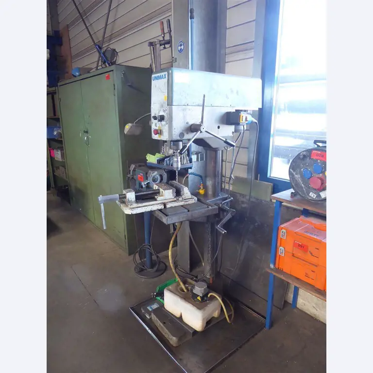 Equipement d'entreprise et de commerce dans le domaine de la construction métallique et de la soudure<br>.-1