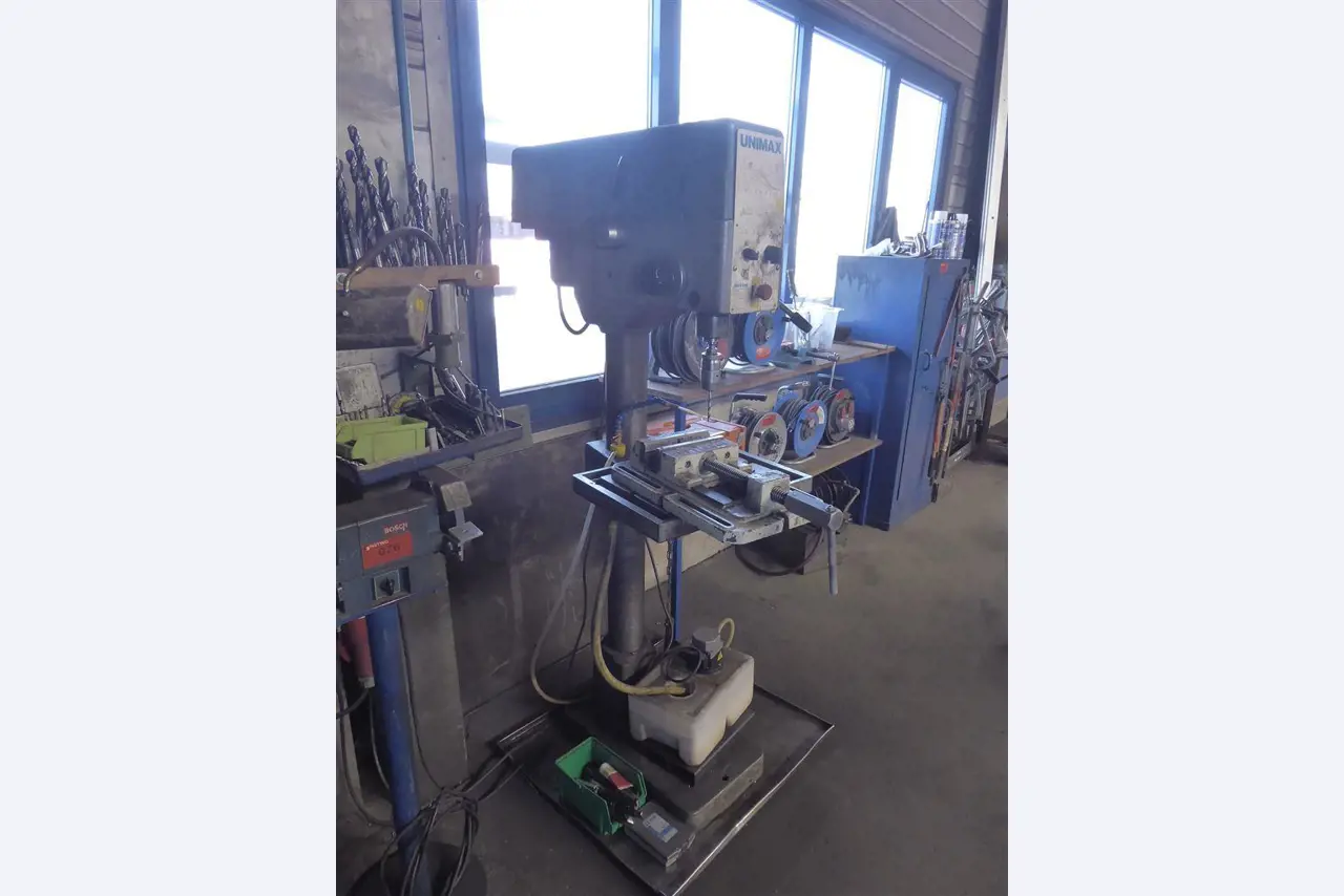 Equipement d'entreprise et de commerce dans le domaine de la construction métallique et de la soudure<br>.-2