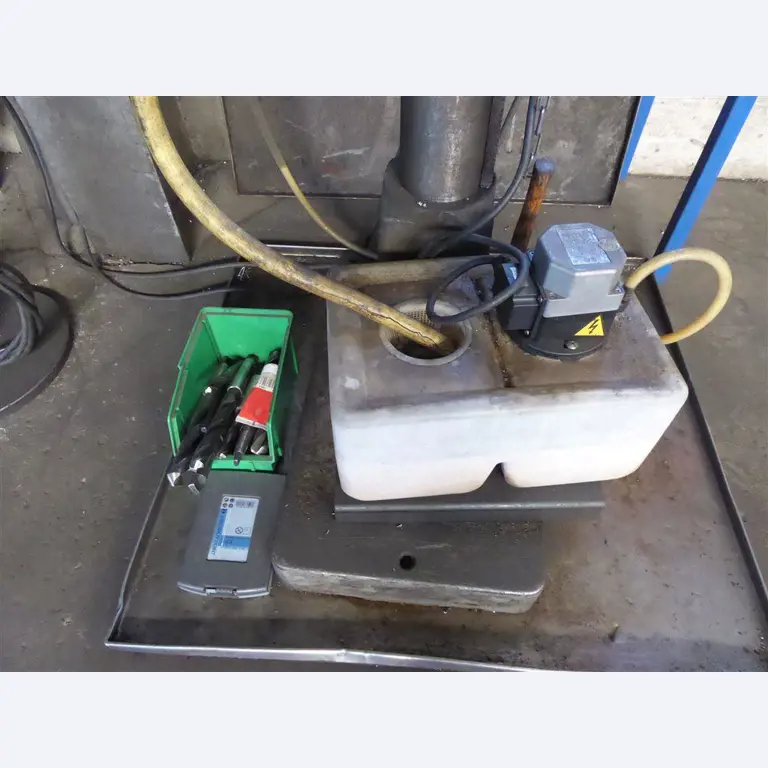 Equipement d'entreprise et de commerce dans le domaine de la construction métallique et de la soudure<br>.-5