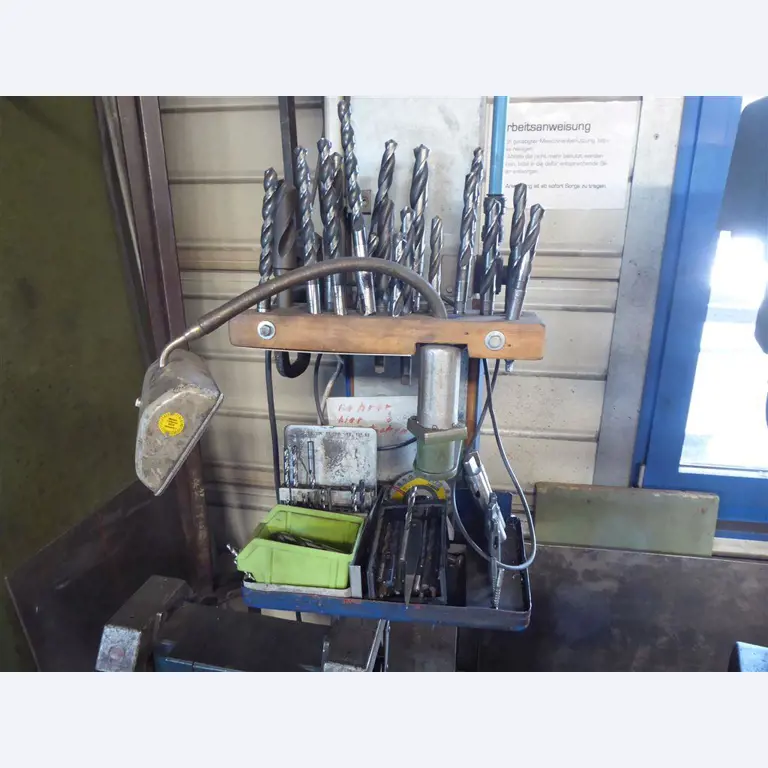 Equipement d'entreprise et de commerce dans le domaine de la construction métallique et de la soudure<br>.-6