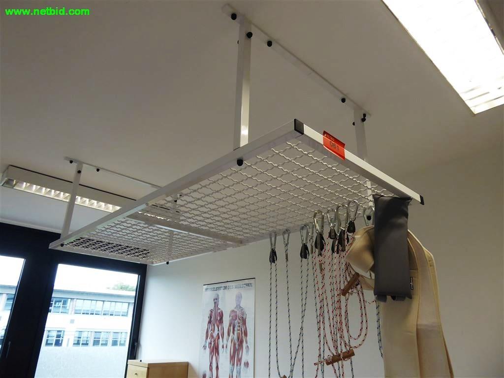 
Therapiegeräte sowie die Betriebs- und Geschäftsausstattung<br>
-1