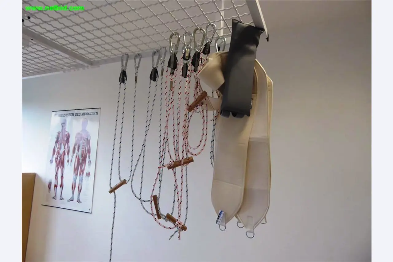 Therapiegeräte sowie die Betriebs- und Geschäftsausstattung<br>
-2