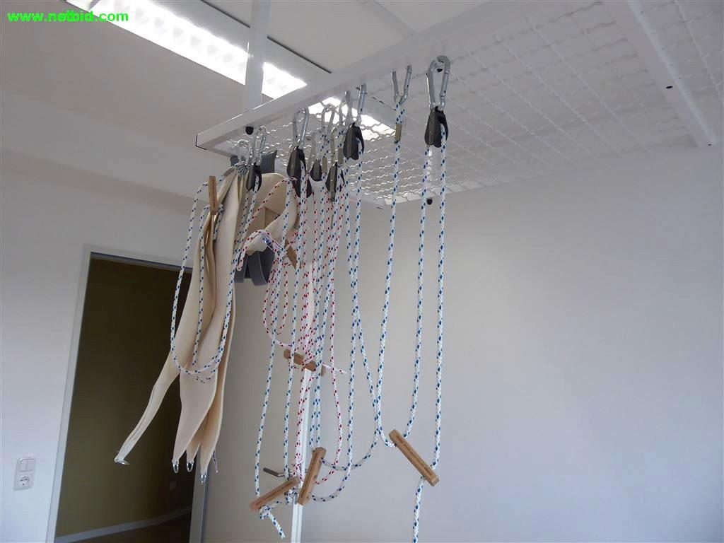 
Therapiegeräte sowie die Betriebs- und Geschäftsausstattung<br>
-3