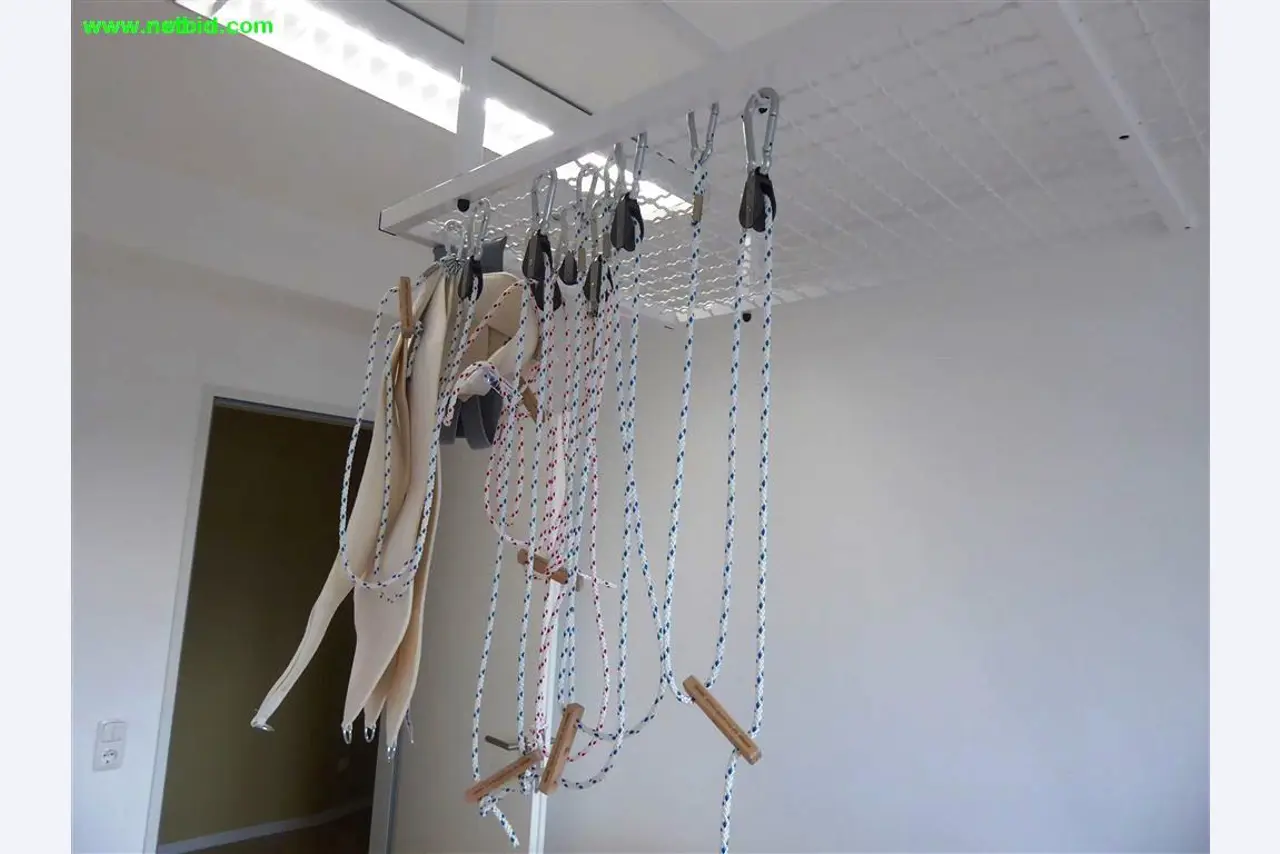 Therapiegeräte sowie die Betriebs- und Geschäftsausstattung<br>
-3