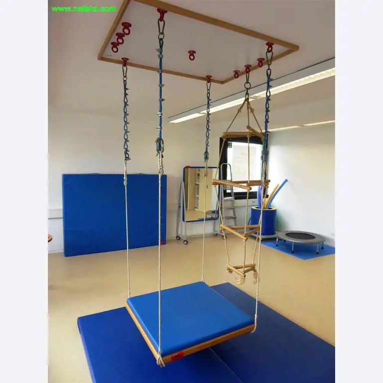 Equipamento terapêutico e equipamento operacional e de escritório<br>
-1