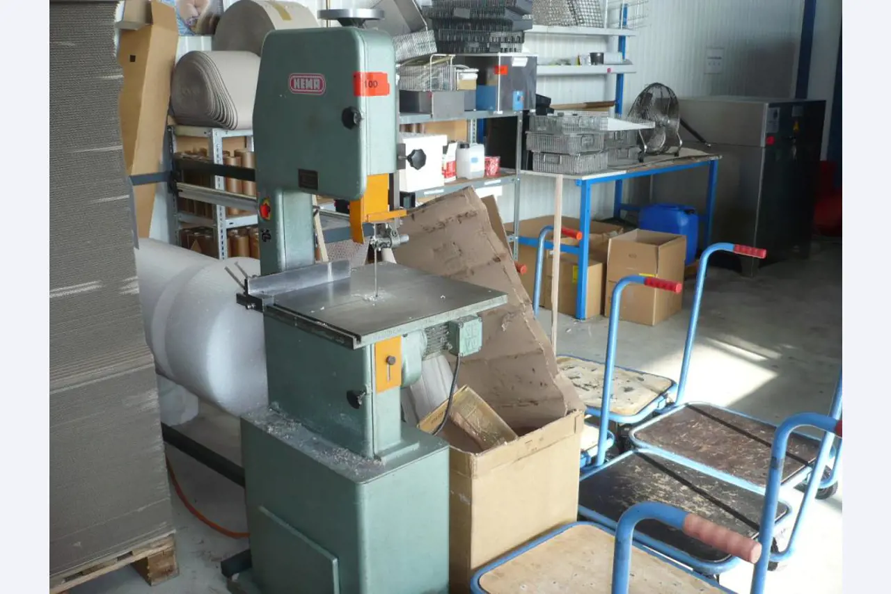 Tornos e fresadoras CNC, rectificadoras CNC, centros de maquinagem CNC-1