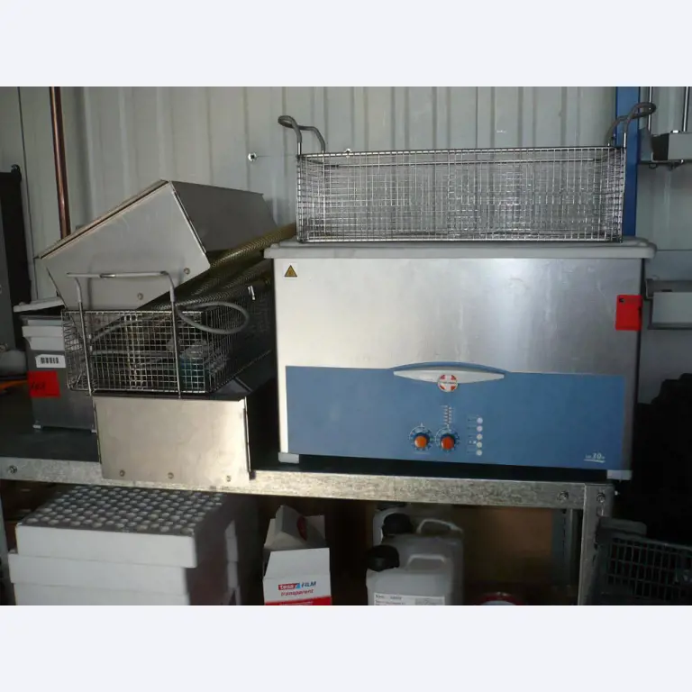 Tornos e fresadoras CNC, rectificadoras CNC, centros de maquinagem CNC-1