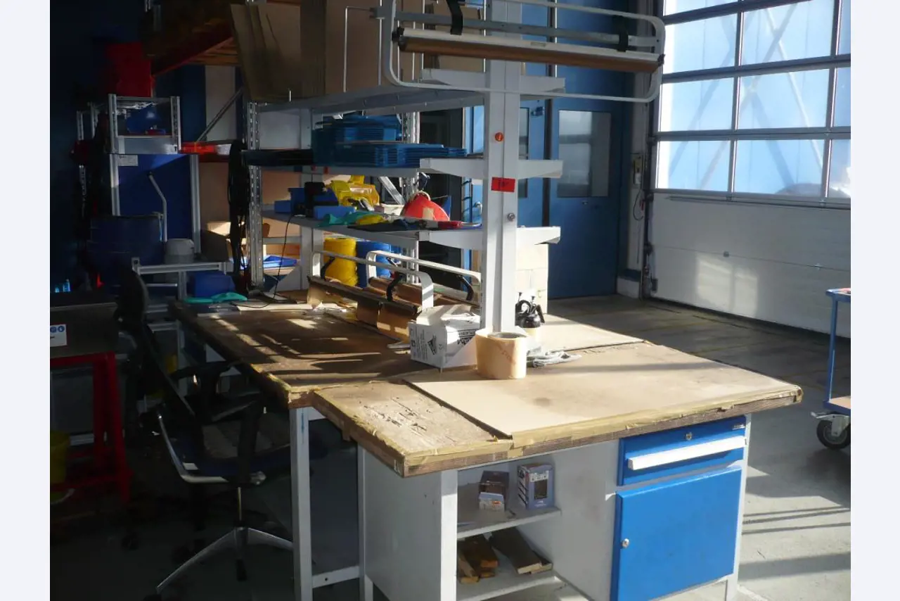 Tornos e fresadoras CNC, rectificadoras CNC, centros de maquinagem CNC-1