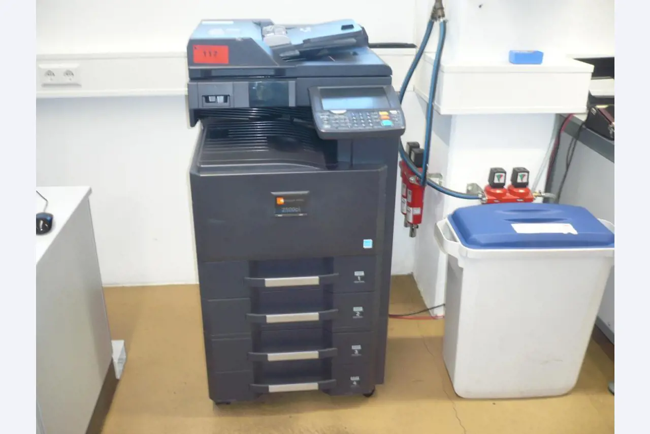 Tornos e fresadoras CNC, rectificadoras CNC, centros de maquinagem CNC-1