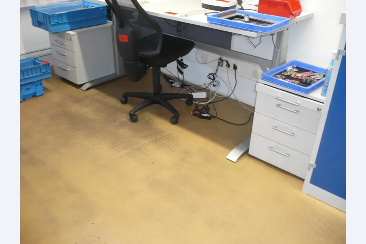 Tornos e fresadoras CNC, rectificadoras CNC, centros de maquinagem CNC-3