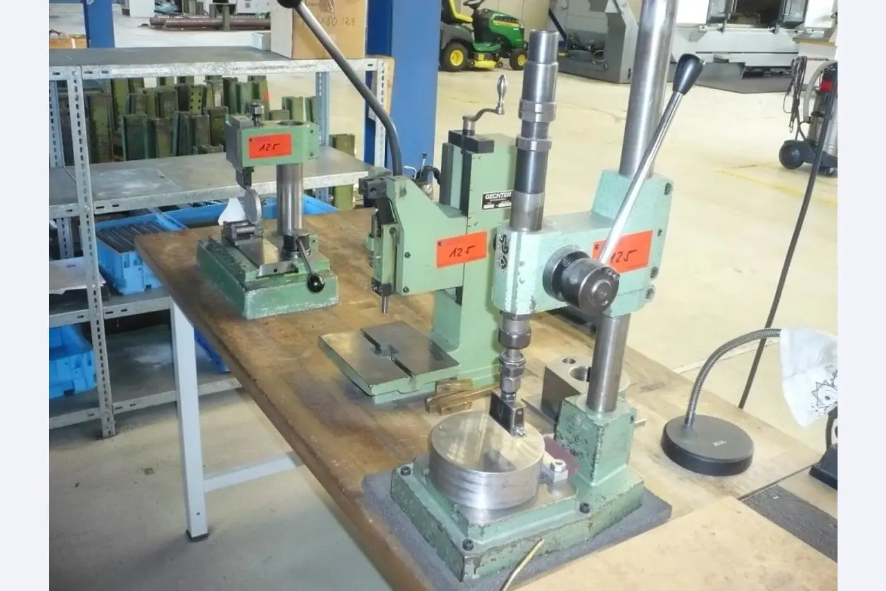 Tornos e fresadoras CNC, rectificadoras CNC, centros de maquinagem CNC-1