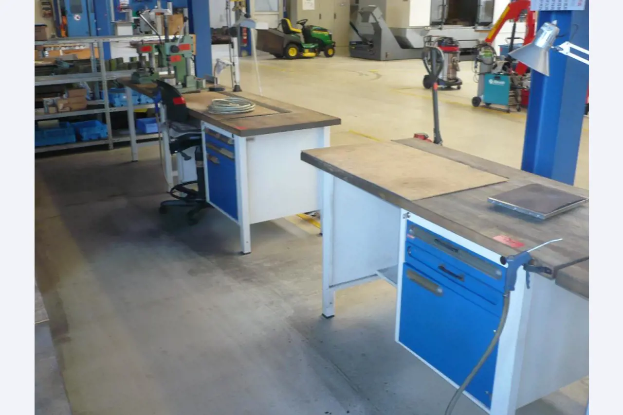 Tornos e fresadoras CNC, rectificadoras CNC, centros de maquinagem CNC-1